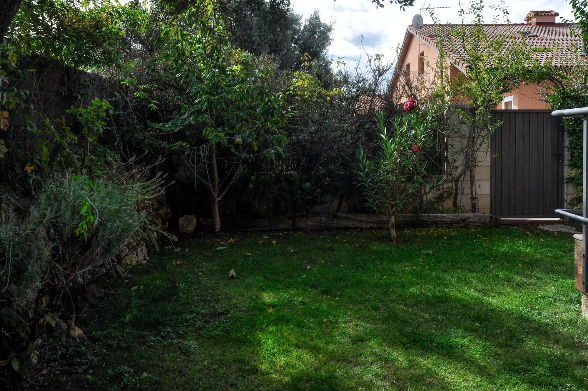 Acogedora Casa Con Jardin By Apartment